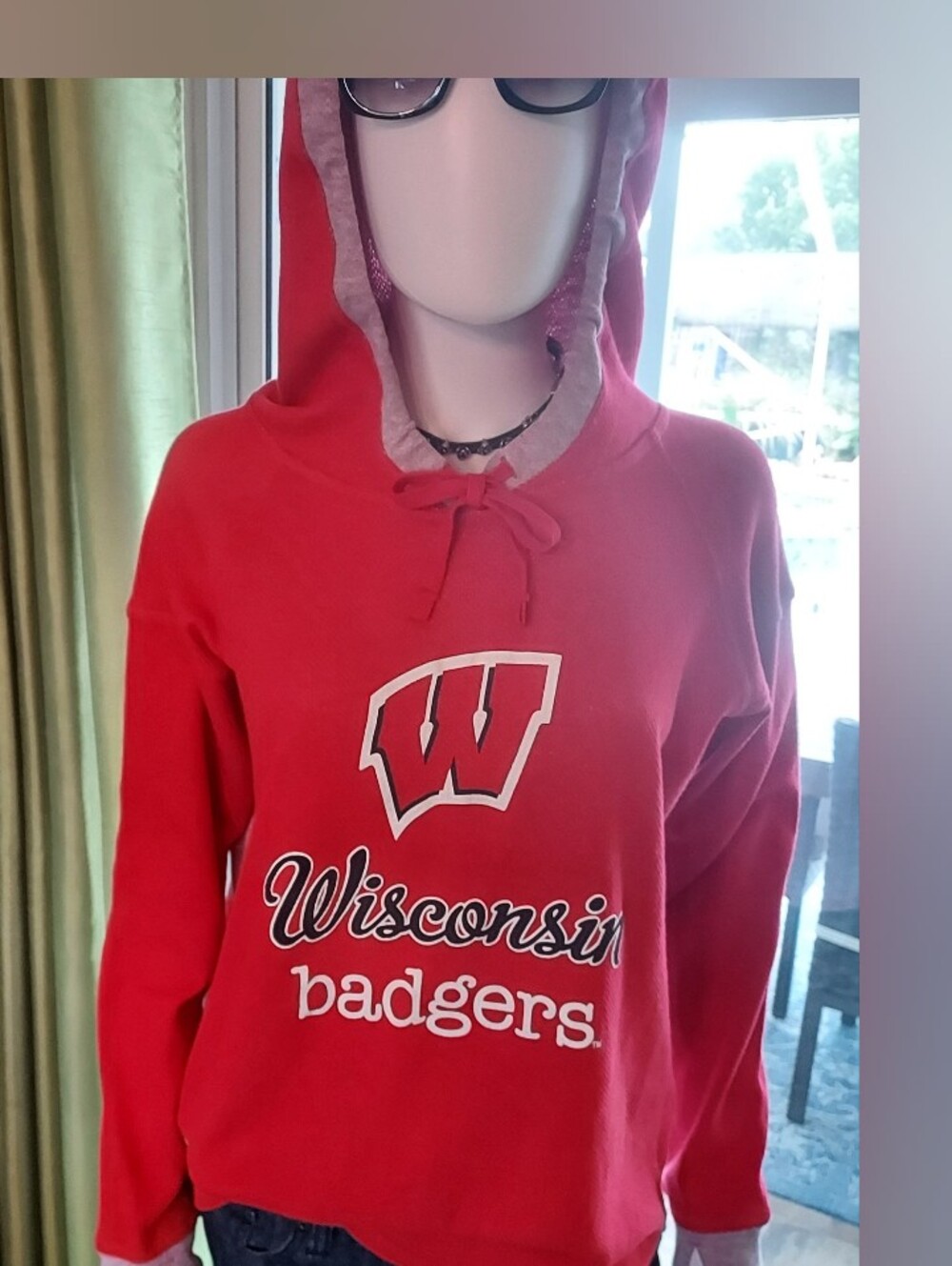 Wisconsin Badgers Red Waffle Knit Hooded Sweatshirt. Sz. L